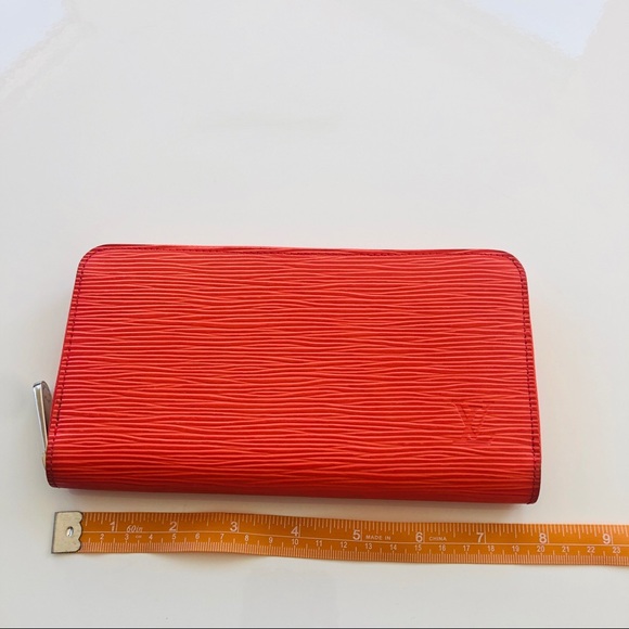 LV Epi leather wallet - Picture 8 of 9